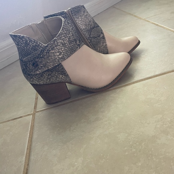 Tinstree booties - Picture 2 of 3